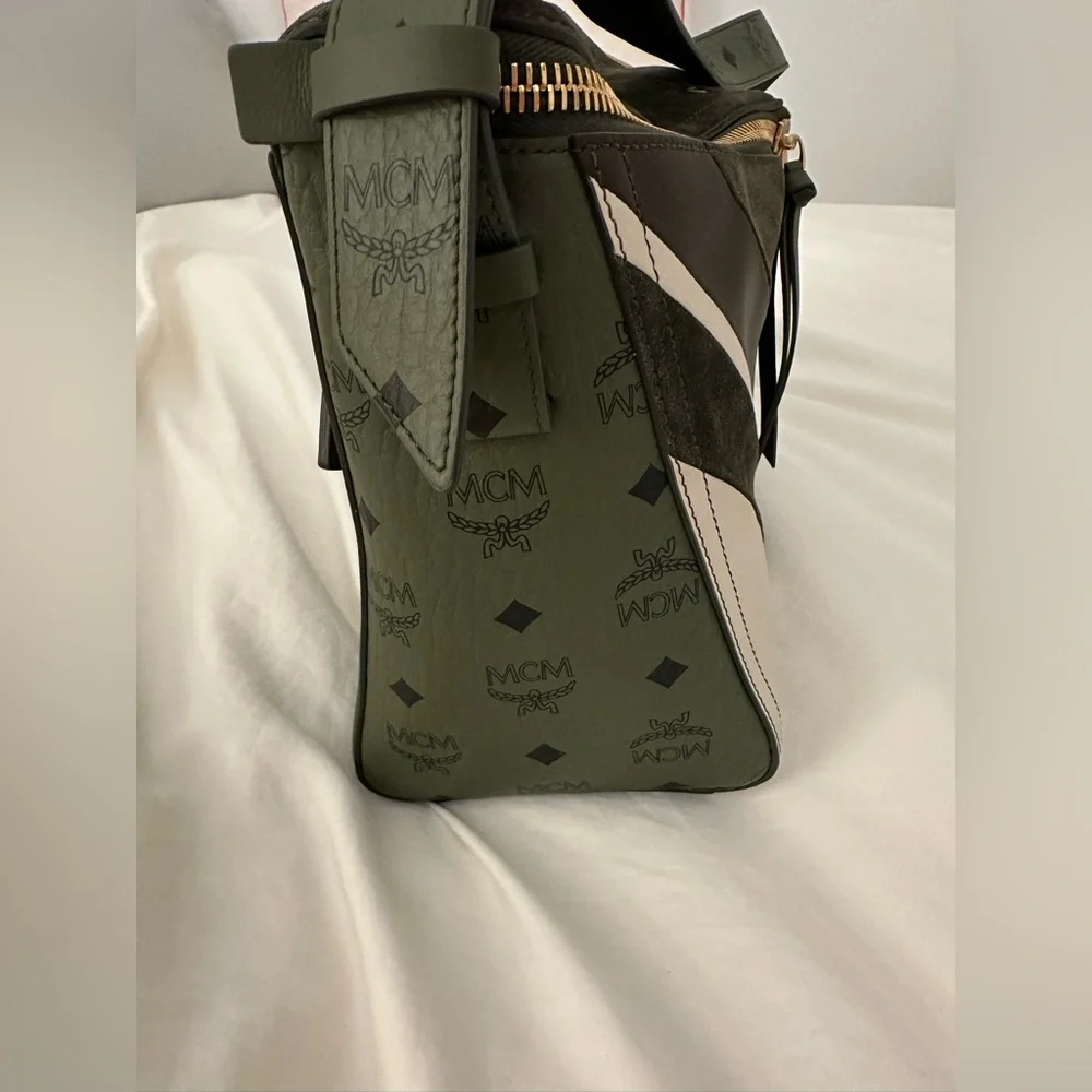 MCM Diamant 3D Shoulder Bag In Mega Herringbone Suede NWT - Picture 5 of 14